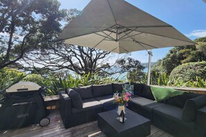 Terrace/patio - Hahei Beachfront Bliss, Hahei Beachfront Bliss (Hahei)