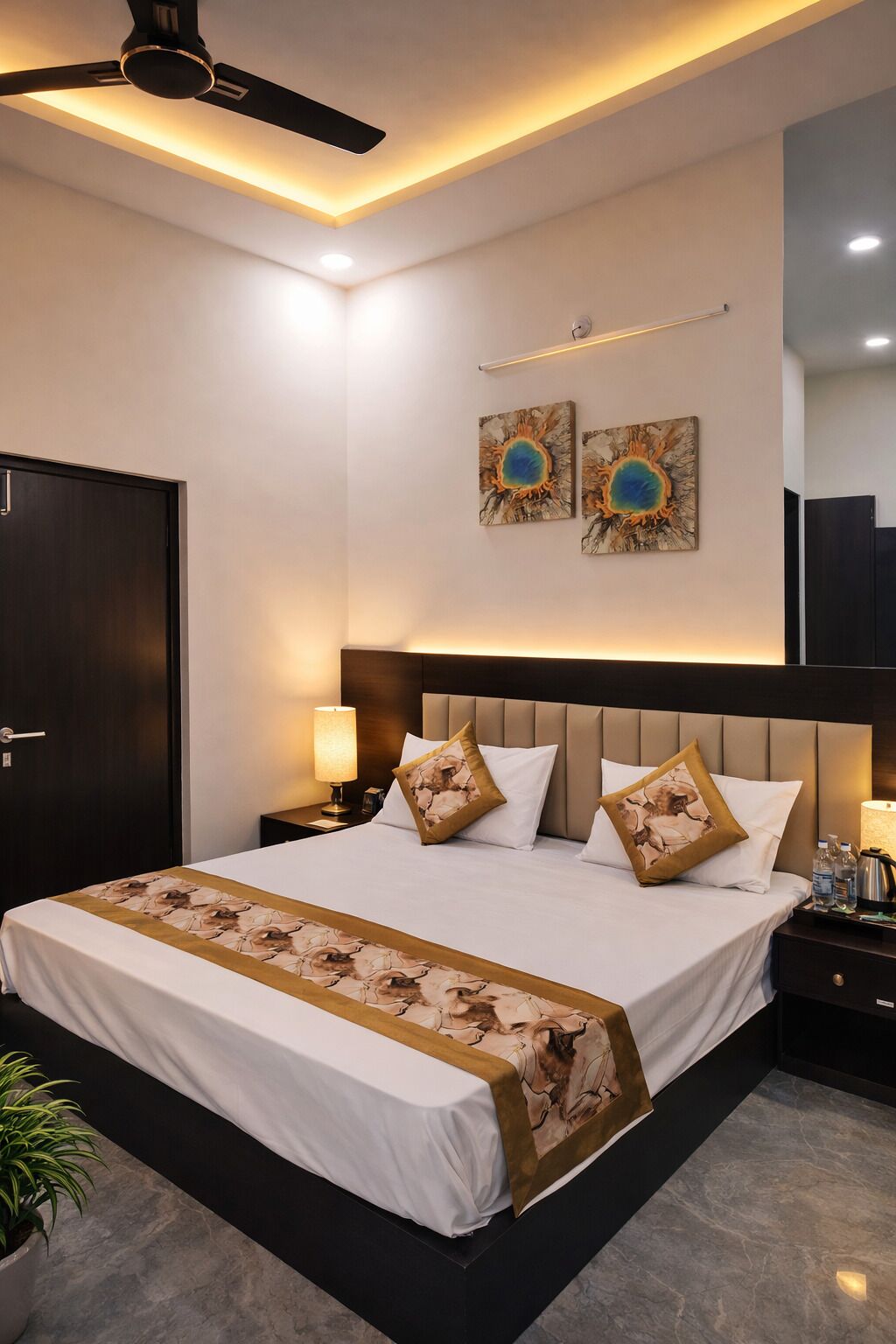 Quarto luxo, 1 cama King, vista para a cidade | Roupas de cama de algodão egípcio, roupas de cama premium, escrivaninha