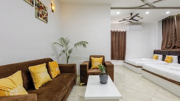 Family Room | Living area | 32-inch Smart TV with satellite channels, fireplace
