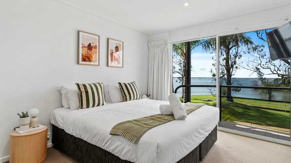 3 bedrooms, bed sheets