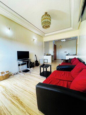 Living area - Charming apartment in the hight of Marrakech with WiFi, AC, Garage and many more (Marrakech)