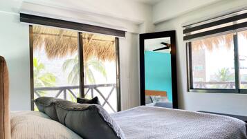 3 bedrooms, in-room safe, desk, iron/ironing board