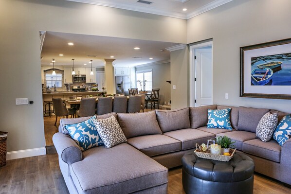 House, Multiple Beds, Pool Access, Ocean View (Destination #35) | Living area