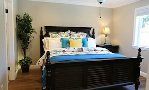 House, Multiple Beds, Pool Access, Ocean View (Destination #31) - Upscale 6 Bed, 5 Ba, New Pool W/jacuzzi, 1/2 Mile Walk to Disney (Anaheim)