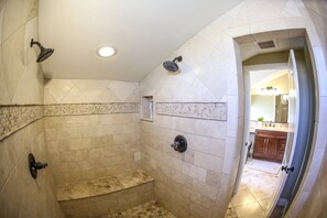 House, Multiple Beds, Pool Access, Ocean View (Destination #08) | Bathroom - Destination #08 (Anaheim)