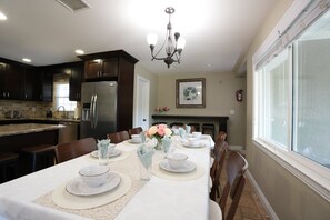 House, Multiple Beds, Pool Access, Ocean View (Destination #05) | In-room dining