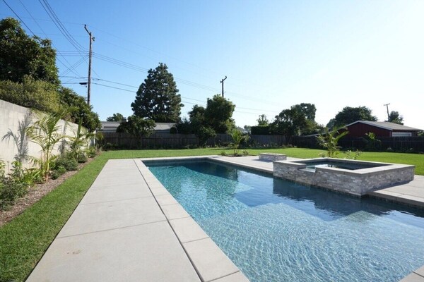 4 Bedroom, 2 Bathrooms - Orange County Zoo, Orange
