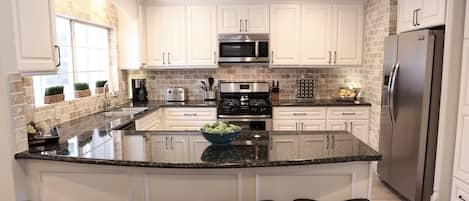 House, Multiple Beds, Pool Access, Ocean View (Destination #32) | Private kitchen | Coffee/tea maker, electric kettle