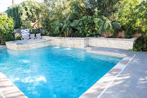 Piscine extérieure, piscine chauffée