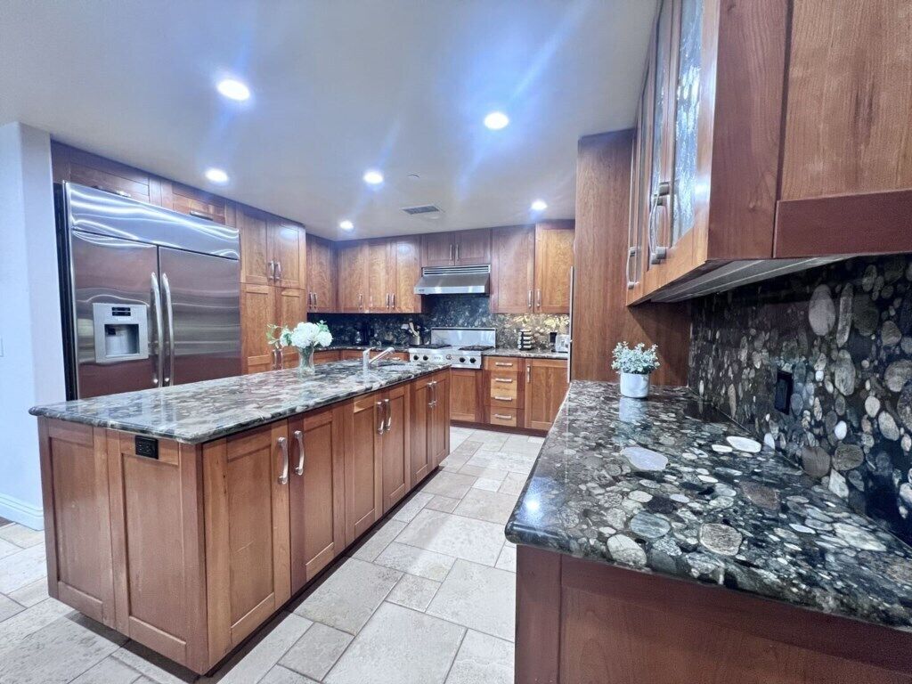 House, Multiple Beds, Pool Access, Pool View (Destination #09) | Private kitchen | Electric kettle