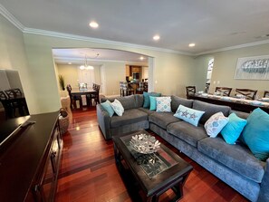 獨棟房屋, 多張床, 可使用泳池, 海景 (Destination #16) | 起居區 | 壁爐、MP3 底座