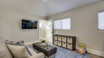 Nhà, nhiều giường, sân hiên ( Destination #41) | Khu vực dành cho trẻ em