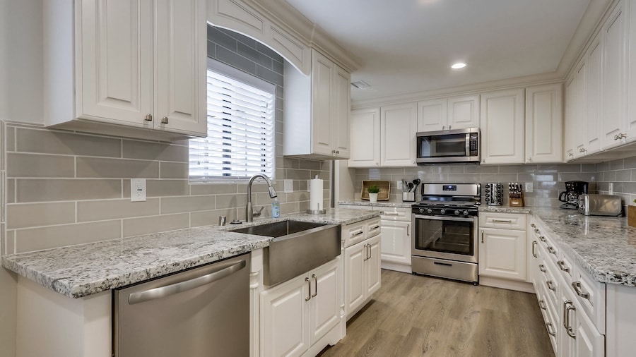 5 Bedroom plus loft room, 3 Bath home