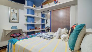 1 bedroom, desk, iron/ironing board, WiFi