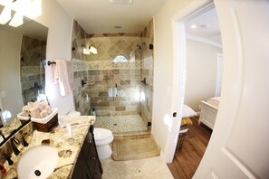 Hus, flere senger, adgang til basseng, havutsikt (Destination #26) | Bad | Håndklær og toalettpapir