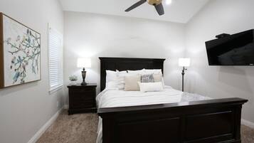 House, Multiple Beds, Pool Access, Pool View (Destination #02)