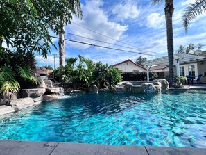 Piscina externa, piscina aquecida