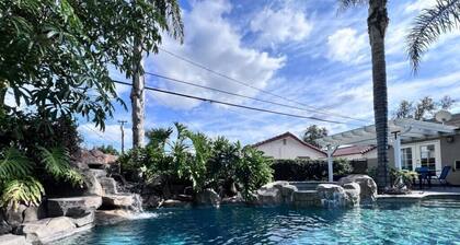Incredible 5 Bedroom, 4 Bath, Rock Pool & Jacuzzi Home, 1/2 Mile Walk To Disney
