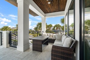 Terrace/patio - *Bella Vista Luxe*Pool & Hot Tub*Golf Cart*Theater*Rooftop Patios*Luxurious* (Miramar Beach)