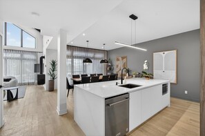 Superior Condo, Mountain View | Private kitchen