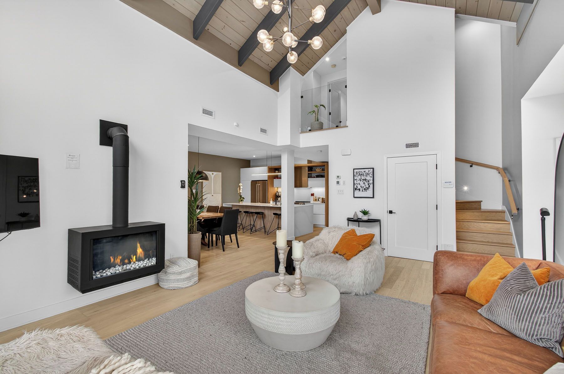 Superior Condo, Mountain View | Living area