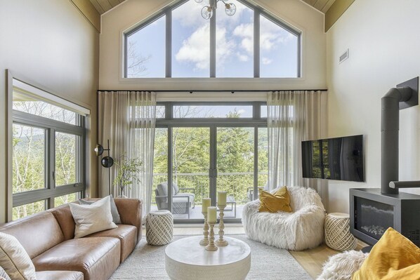 Superior Condo, Mountain View | Living area - 201 Verbier Building 5 (Mont-Tremblant)