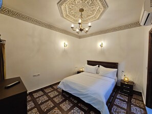 Standard Double Room | Free WiFi, bed sheets - Riad Fes Miracle (Fes)