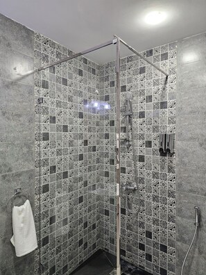 Wi-Fi gratuit, draps fournis