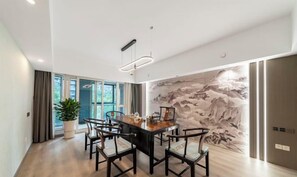 Dining - Lisheng Yijia Hotel (Chengdu Chadianzi Yingbin Avenue Subway Station) (Chengdu)