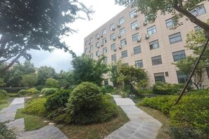 Unclassified image, 5 of 18, button - Haining Stranger Shanghua Hotel (Haining)