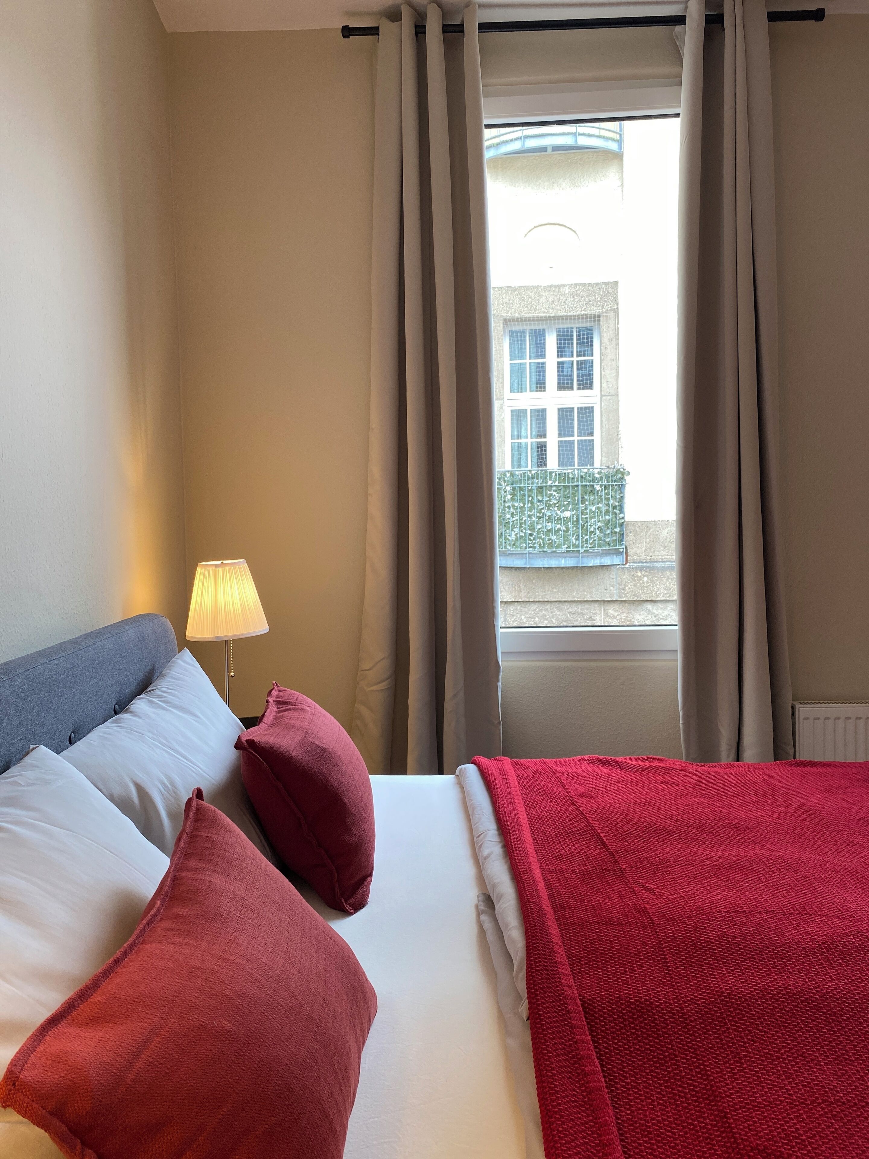 2 Schlafzimmer, Schreibtisch, Bügeleisen/Bügelbrett, WLAN