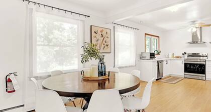 Walk to the Ontario Lake/ Newly Renovated Bungalow with 4 bedrooms