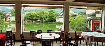 Jixi Longchuan Seven Star Building Hotel
