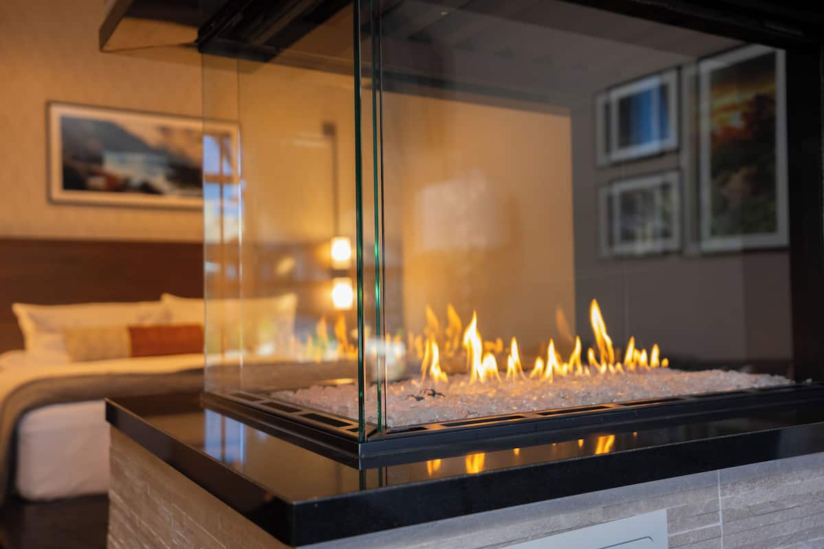 1 habitación, caja de seguridad en la habitación y escritorio