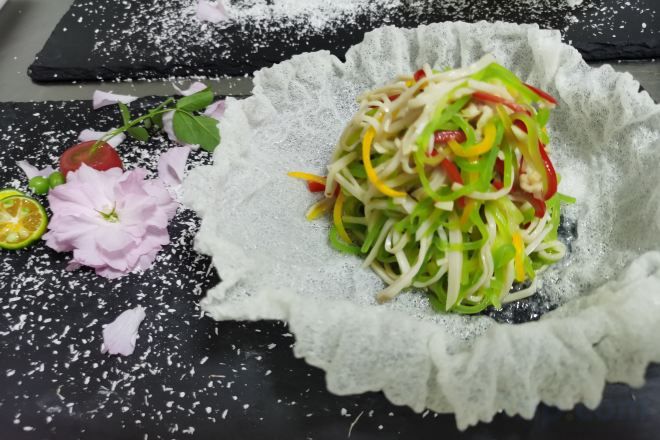 餐饮