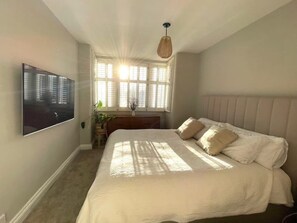 2 slaapkamers, een strijkplank/strijkijzer, wifi, beddengoed