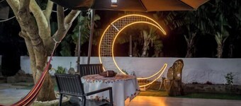 Zibeisha Light Luxury Art Seaview Inn