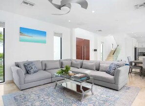 Télévision à écran plat