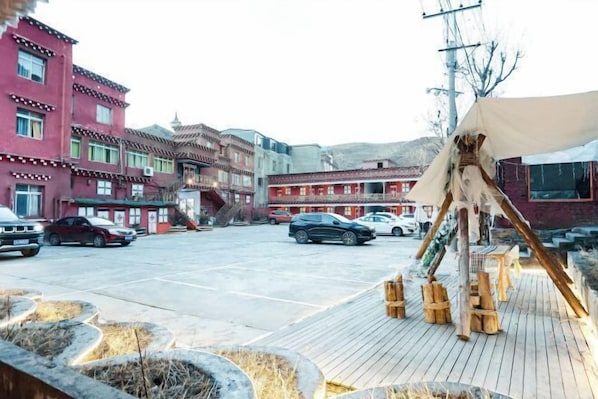 Exterior - Garze Tagong Grassland Hotel (Kangding)