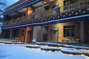 Interior - Garze Tagong Grassland Hotel (Kangding)