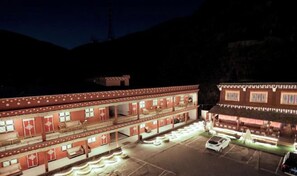Exterior - Garze Tagong Grassland Hotel (Kangding)