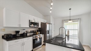 Unclassified image, 5 of 31, button - Great Community, amazing private pool, near Disney! (Davenport)