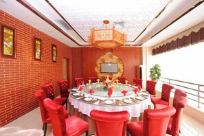 Unclassified image, 2 of 31, button - Yijiang Hotel (Wusu)