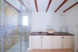 Comfort Double Room, Garden View | Bathroom | Shower, hair dryer, towels, soap