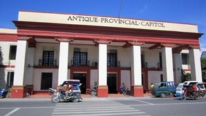A building with a sign reading "ANTIQUE PROVINCIAL CAPITOL".