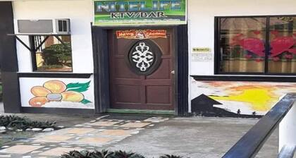 RedDoorz @ Golden Travellers Inn Antique
