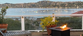 Chic 1-bedroom corporate apartment in superb Sausalito with WiFi