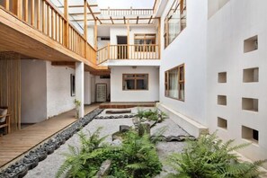 Property grounds - Shifang Chuanshe Boutique Inn (Zhaoping)
