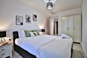 2 bedrooms, iron/ironing board, free WiFi, bed sheets