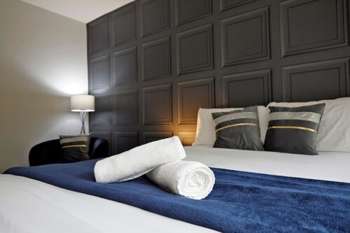 Sleeps 5 with Free Parking